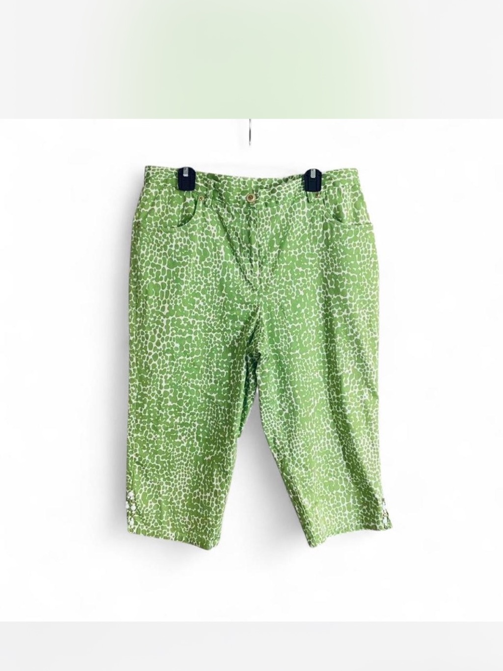 Grandmacore Ruby Rd. Green and White Printed Women’s capris size 6